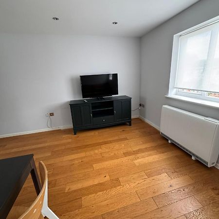 2-Bedroom Flat Walking Distance To Excel London - Perfect Location! Eksteriør billede