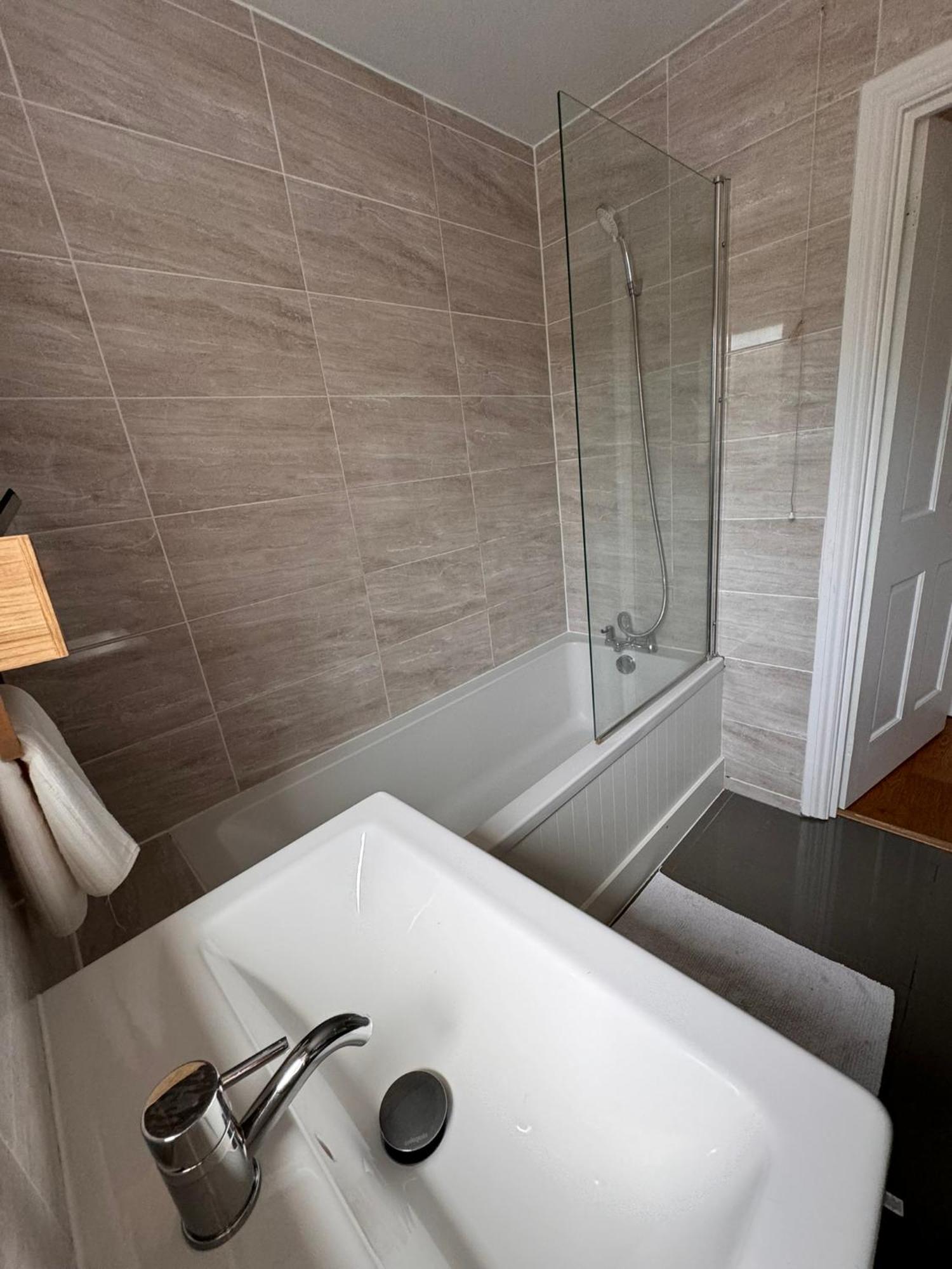 2-Bedroom Flat Walking Distance To Excel London - Perfect Location! Eksteriør billede